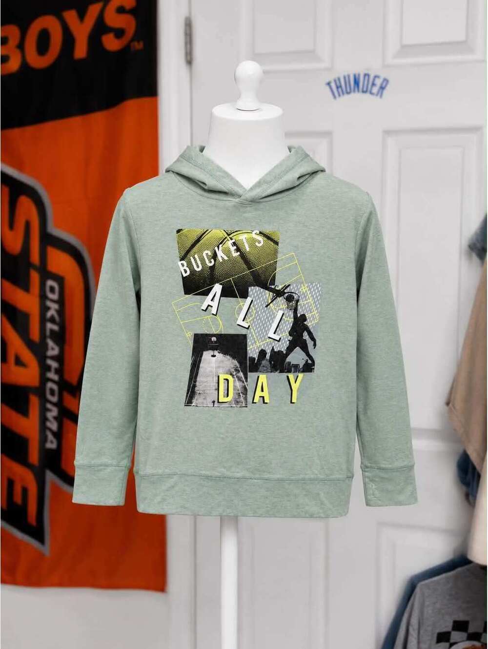 Runway Kids' Green 'Buckets All Day' Graphic Hoodie Size M 8-10